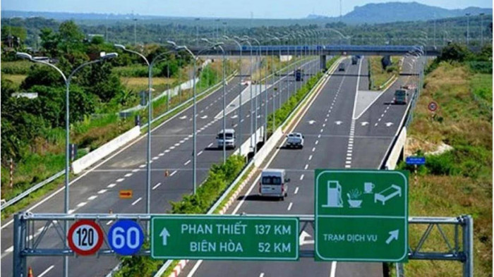 phấn đấu đến năm 2050, cả nước có 9.000 km đường cao tốc