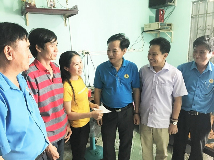Đường sắt dành hàng tỷ đồng hỗ trợ người lao động khó khăn dịp tết